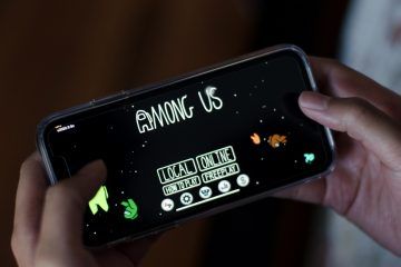 Anuncios en Among US